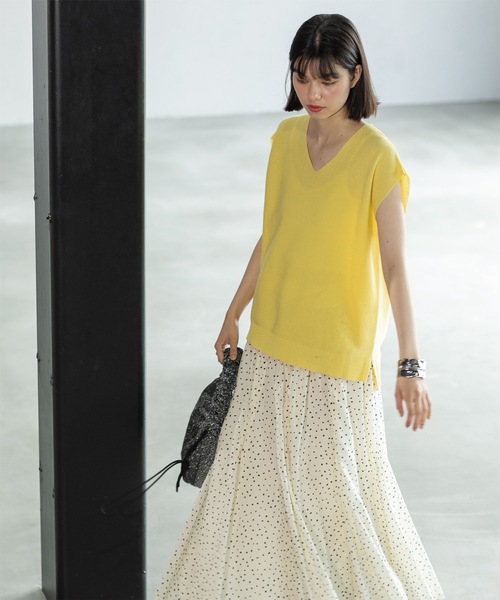 OPAQUE.CLIP（オペークドットクリップ）の「◆≪5color/S-LLsize≫ドライタッチガーターVネックフレンチニット【UVケア/抗ピル/洗濯機洗い可】（ニット/セーター・レディース・ブルー系その他/ホワイト/ブラック/イエロー系その他/ブラウン系その他・36/38/40/42）」の21枚目の写真