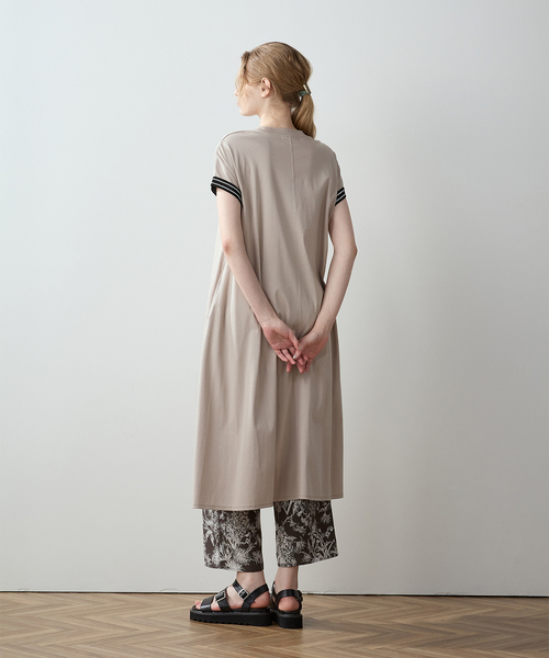 LE SOUK HOLIDAY(ルスークホリデー)の「【接触冷感】袖テープモックネックワンピース(ワンピース・レディース・ベージュ/ネイビー/パープル・M/L)」の8枚目の写真