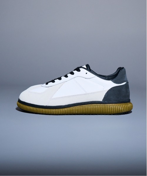 【美品】2024年〜モデル✨ オニツカタイガー デレシティL レザー 23.5 DELECITY L / デレシティ エル（スニーカー）｜Onitsuka Tiger