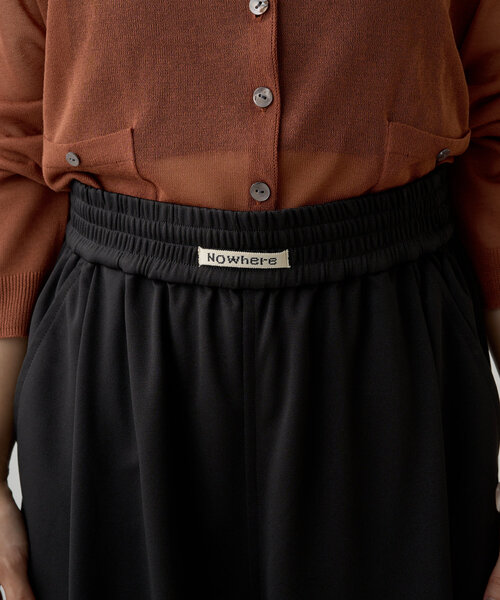 Omekashi（オメカシ）の「Now Here ジャージーワイドパンツ（その他パンツ・レディース・ベージュ/ブラック・38/36）」の14枚目の写真