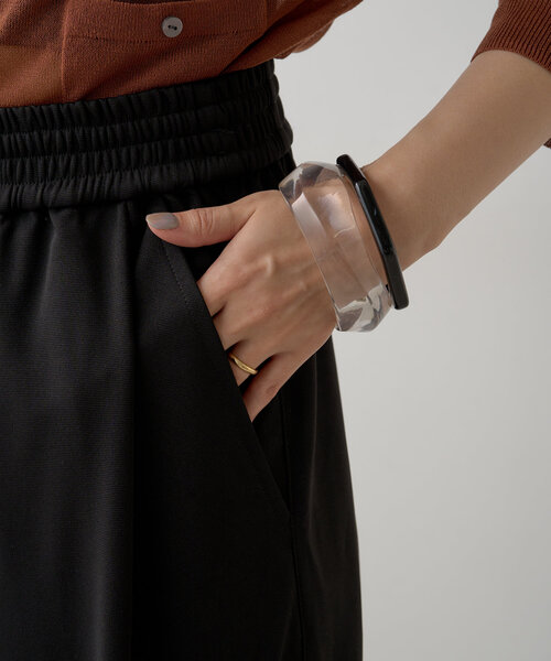 Omekashi（オメカシ）の「Now Here ジャージーワイドパンツ（その他パンツ・レディース・ベージュ/ブラック・38/36）」の15枚目の写真