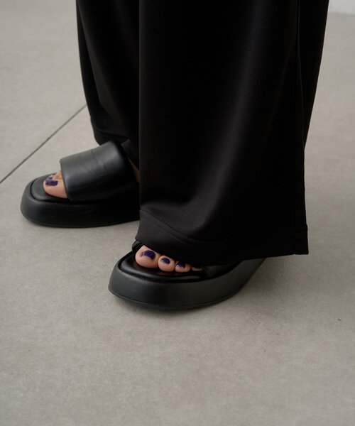 Omekashi（オメカシ）の「Now Here ジャージーワイドパンツ（その他パンツ・レディース・ベージュ/ブラック・38/36）」の16枚目の写真