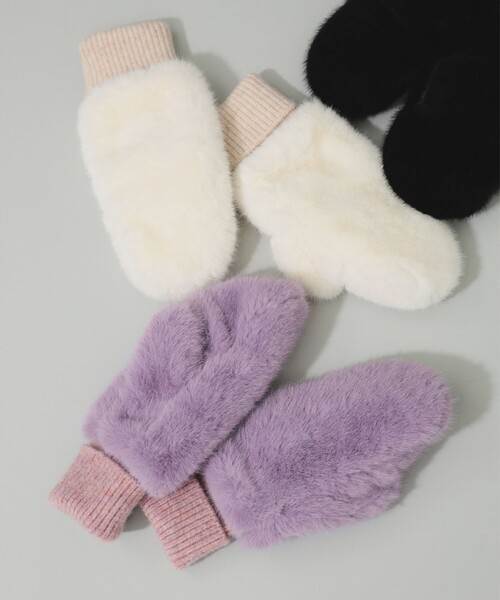 Ray BEAMS(レイビームス)の「CONTROL FREAK / 別注 フェイクファー ミトン(手袋・レディース・オフホワイト/ブラック/パープル・ONE SIZE)」の7枚目の写真