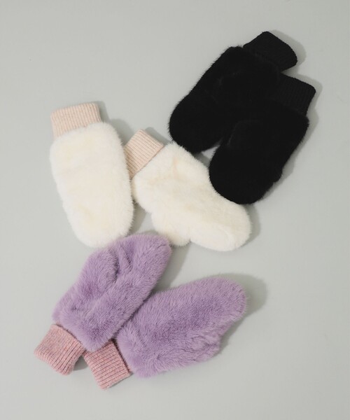 Ray BEAMS(レイビームス)の「CONTROL FREAK / 別注 フェイクファー ミトン(手袋・レディース・オフホワイト/ブラック/パープル・ONE SIZE)」の8枚目の写真