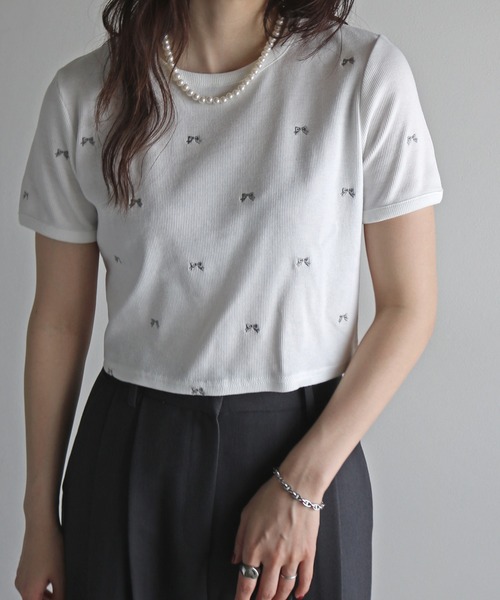 COURO（コウロ）の「総柄刺繍テレコＴシャツ（Tシャツ/カットソー・レディース・ホワイト系/ホワイト系1/ホワイト系2/ホワイト系3/ホワイト系4/ホワイト系5・FREE）」の4枚目の写真