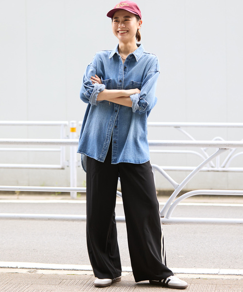 JOURNAL STANDARD relume(ジャーナルスタンダード レリューム)の「【洗濯機洗い可能】トレンドのスポーティーstyle。カットジャージサイドラインパンツ(その他パンツ・レディース・ライトグレー/ブラック・FREE)」の4枚目の写真