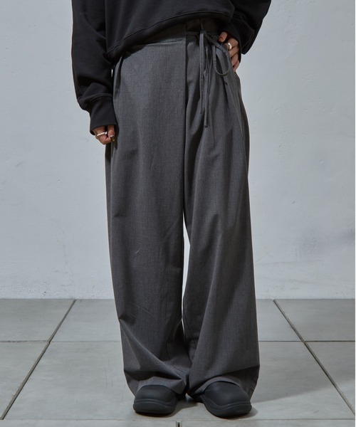 COLONY 2139（コロニートゥーワンスリーナイン）の「ラップ2タックワイドパンツ（スラックス・レディース・ブラック/グレー・SMALL/MEDIUM）」の2枚目の写真