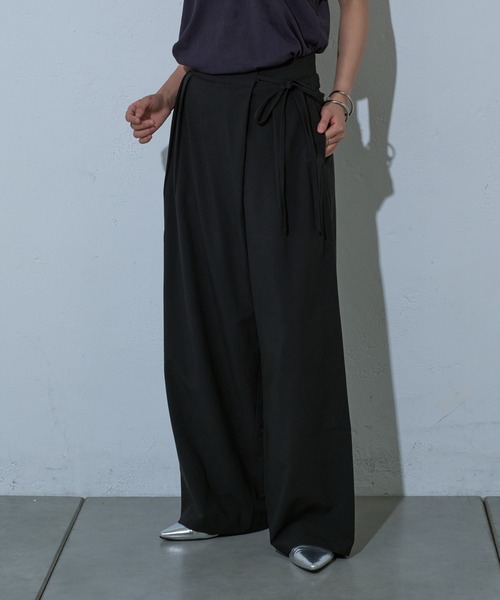 COLONY 2139（コロニートゥーワンスリーナイン）の「ラップ2タックワイドパンツ（スラックス・レディース・ブラック/グレー・SMALL/MEDIUM）」の15枚目の写真