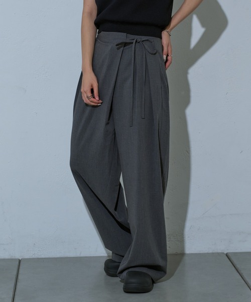 COLONY 2139（コロニートゥーワンスリーナイン）の「ラップ2タックワイドパンツ（スラックス・レディース・ブラック/グレー・SMALL/MEDIUM）」の10枚目の写真