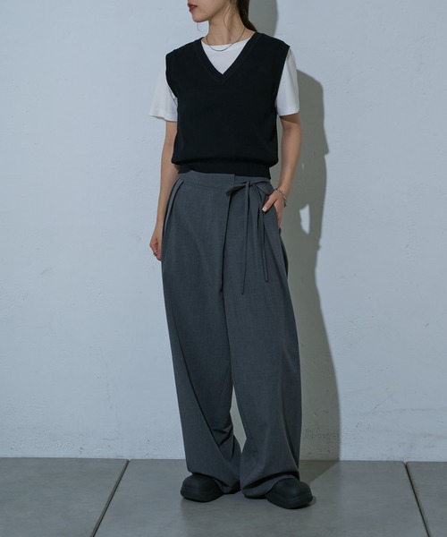 COLONY 2139（コロニートゥーワンスリーナイン）の「ラップ2タックワイドパンツ（スラックス・レディース・ブラック/グレー・SMALL/MEDIUM）」の6枚目の写真