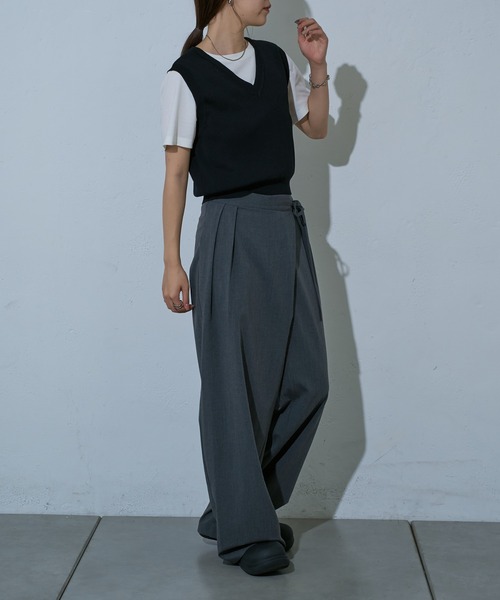 COLONY 2139（コロニートゥーワンスリーナイン）の「ラップ2タックワイドパンツ（スラックス・レディース・ブラック/グレー・SMALL/MEDIUM）」の5枚目の写真