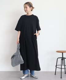 バックタックカットワンピース