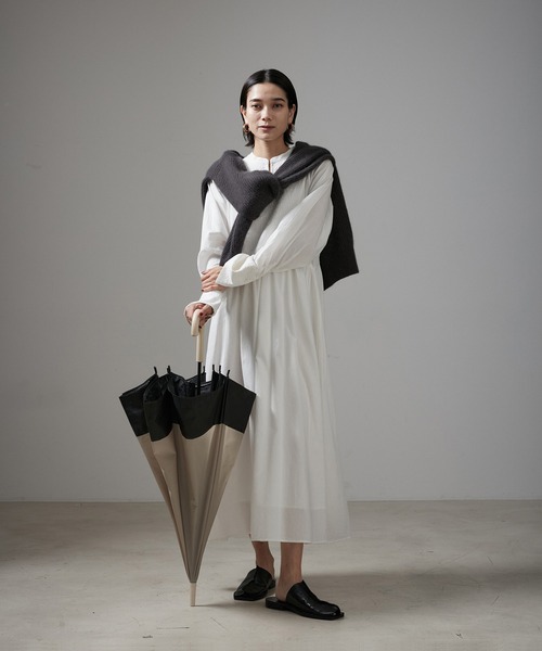 SALON adam et rope'（サロン アダム エ ロペ）の「【SALONオリジナル】ベルドームアンブレラ（ツートンカラー）/雨傘・長傘（長傘・レディース・グレー/ベージュ・FREE）」の6枚目の写真