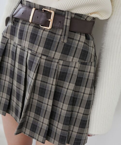MAJESTIC LEGON（マジェスティックレゴン）の「太ベルトプリーツミニスカート（スカート・レディース・ブラウン系その他4/ベージュ/グレー/A・MEDIUM）」の11枚目の写真