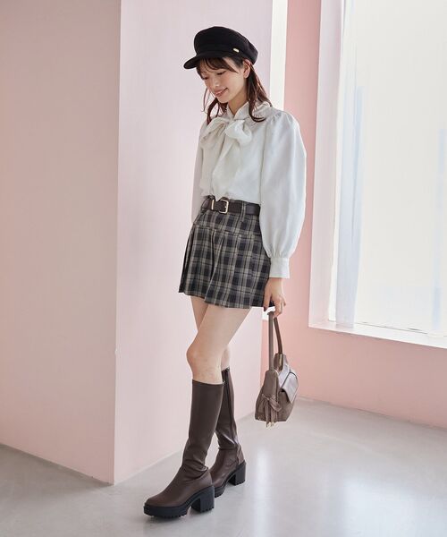 MAJESTIC LEGON（マジェスティックレゴン）の「太ベルトプリーツミニスカート（スカート・レディース・ブラウン系その他4/ベージュ/グレー/A・MEDIUM）」の13枚目の写真