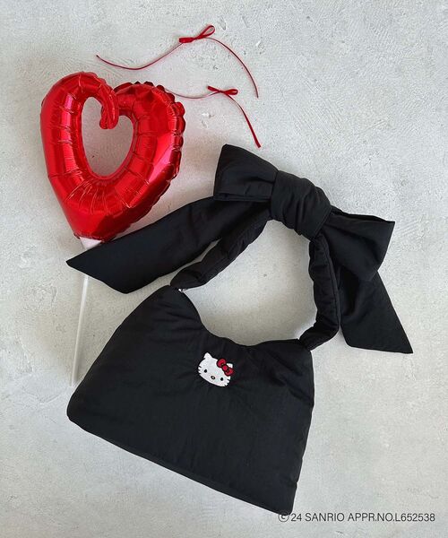 MAJESTIC LEGON（マジェスティックレゴン）の「ハローキティ リボンハンドルバッグ（ショルダーバッグ・レディース・ブラック・FREE）」の14枚目の写真