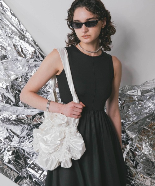 Solace(ソレイス)の「メタリックギャザートートバッグ(トートバッグ・レディース・シルバー/ブラック/ホワイト・FREE)」の1枚目の写真