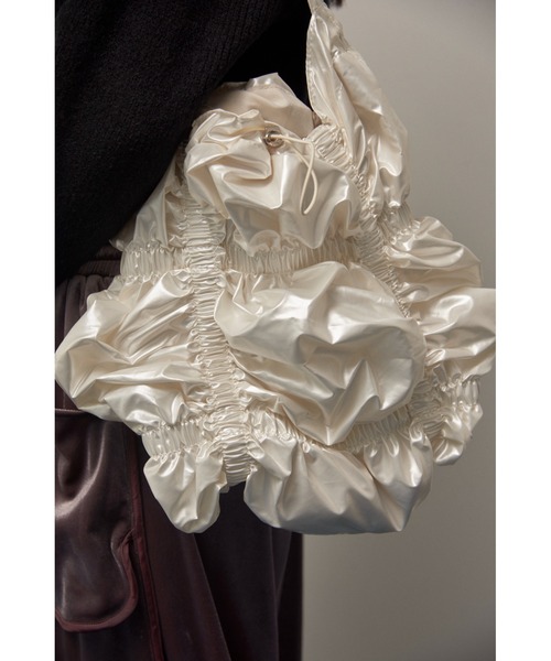 Solace(ソレイス)の「メタリックギャザートートバッグ(トートバッグ・レディース・シルバー/ブラック/ホワイト・FREE)」の13枚目の写真