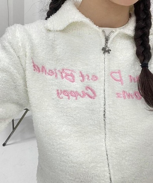 LYEON(リヨン)の「ロゴ刺繍ブークレジップアップニットブルゾン(ブルゾン・レディース・ピンク/ホワイト/ブルー・FREE)」の6枚目の写真