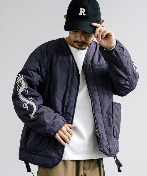 KRIFF MAYER（クリフメイヤー）の「KRIFF MAYER クリフメイヤー スーベニア刺繍キルトジャケット 2415104（ブルゾン・メンズ・ダークブラウン/グレー/オフホワイト/オリーブ/ブラック/パープル・XL/M/L）」の6枚目の写真