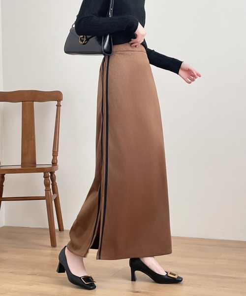 ECLIN（エクラン）の「コーデュロイサイドスリット配色ラインロングスカート（スカート・レディース・ブラウン/ブラック/グレー・M/L/XL）」の3枚目の写真