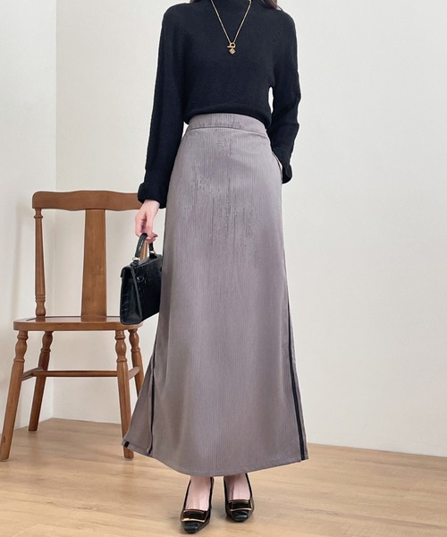 ECLIN（エクラン）の「コーデュロイサイドスリット配色ラインロングスカート（スカート・レディース・ブラウン/ブラック/グレー・M/L/XL）」の9枚目の写真