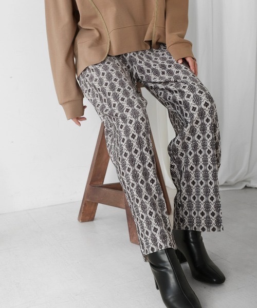 Bou Jeloud(ブージュルード)の「プリーツベロアパンツ(その他パンツ・レディース・チャコールグレー/A/ホワイト・FREE)」の5枚目の写真