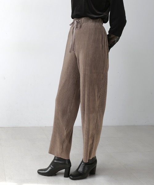 Bou Jeloud(ブージュルード)の「プリーツベロアパンツ(その他パンツ・レディース・チャコールグレー/A/ホワイト・FREE)」の15枚目の写真