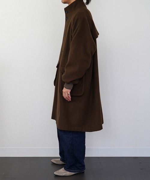 BASISBROEK(バシスブルック)の「【BASISBROEK】ISLAND(ステンカラーコート・メンズ・ブラック/モカ・2)」の8枚目の写真