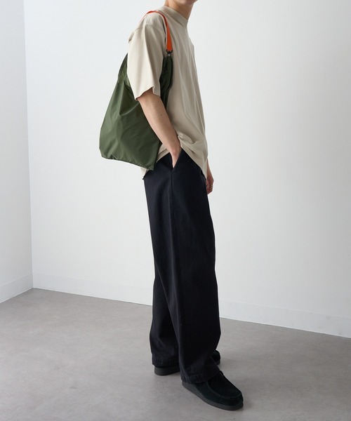 MAISON CLUB(メゾンクラブ)の「【MAISON CLUB】Ripstop Nylon 2way Shoulder Tote / リップストップナイロン2ウェイショルダートート(トートバッグ・メンズ・カーキ/ブラック/オレンジ/ベージュ/ネイビー/グレー・FREE)」の16枚目の写真