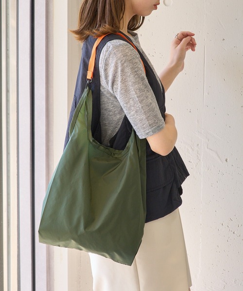MAISON CLUB(メゾンクラブ)の「【MAISON CLUB】Ripstop Nylon 2way Shoulder Tote / リップストップナイロン2ウェイショルダートート(トートバッグ・メンズ・カーキ/ブラック/オレンジ/ベージュ/ネイビー/グレー・FREE)」の8枚目の写真