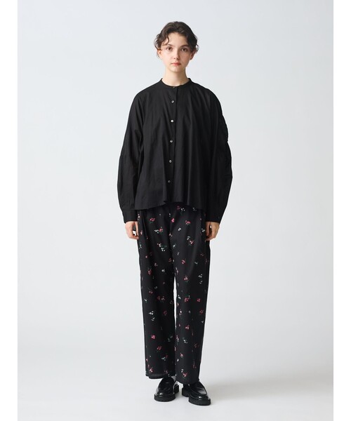 mizuiroind（ミズイロインド）の「mizuiro ind スモールフラワープリントパンツ（その他パンツ・レディース・オフホワイト/ブラック・FREE）」の2枚目の写真