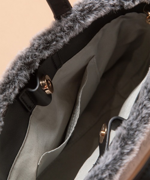 Bou Jeloud(ブージュルード)の「スクエアファートート(トートバッグ・レディース・ブラック/アイボリー・ONESIZE)」の7枚目の写真