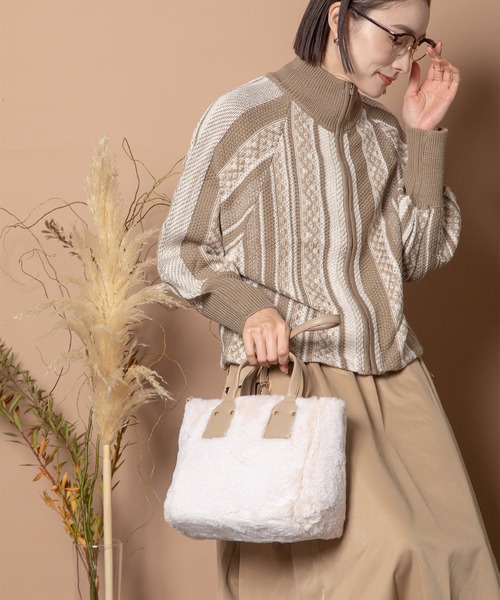 Bou Jeloud(ブージュルード)の「スクエアファートート(トートバッグ・レディース・ブラック/アイボリー・ONESIZE)」の3枚目の写真