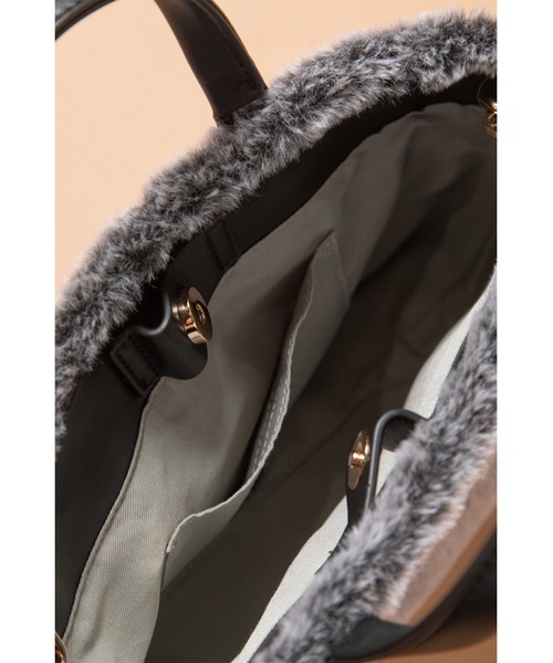 Bou Jeloud(ブージュルード)の「スクエアファートート(トートバッグ・レディース・ブラック/アイボリー・ONESIZE)」の9枚目の写真