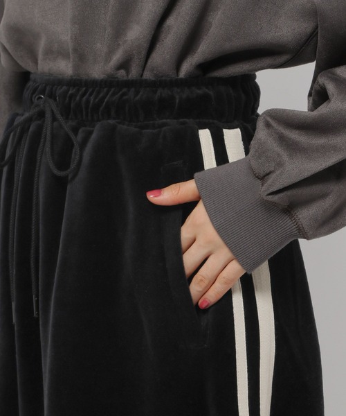 niko and...（ニコアンド）の「ラビットベロアラインスカート（スカート・レディース・ブラック/アイボリー/パープル/グレー・FREE）」の12枚目の写真