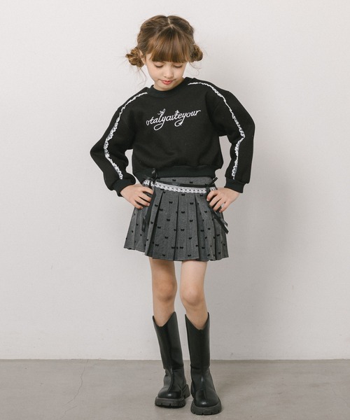 URBAN CHERRY（アーバンチェリー）の「【インナーパンツ付き】レース切り替えリボンプリーツスカート（スカート・キッズ・グレー・110cm/120cm/130cm/140cm/150cm）」の5枚目の写真