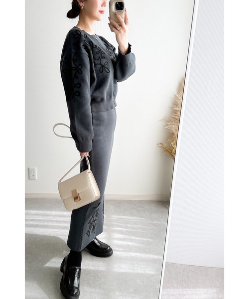 &. NOSTALGIA（アンドドットノスタルジア）の「【ZOZO限定】コード刺繍バックスリットニットスカート（スカート・レディース・ブラック/アイボリー/チャコールグレー・M）」の18枚目の写真