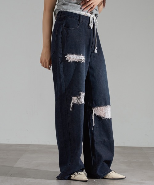 apres jour mignon(アプレジュールミニョン)の「ダメージレースデニム【ZOZOTOWN限定アイテム】(デニムパンツ・レディース・ライトブルー/ブラック系その他/インディゴブルー・X-LARGE/SMALL/MEDIUM)」の3枚目の写真