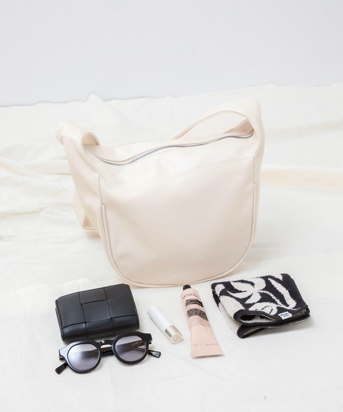 セール】ラウンド型クロスボディバッグ/ブラック ホワイト アイボリー