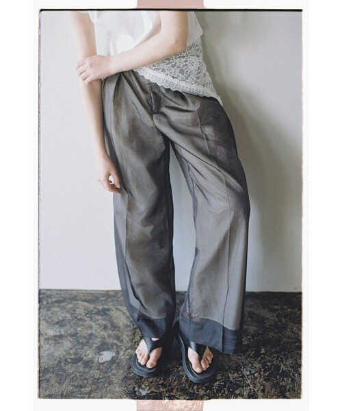 Ray BEAMS(レイビームス)の「レース スカーフ(バンダナ/スカーフ・レディース・ホワイト/ブラック・ONE SIZE)」の4枚目の写真