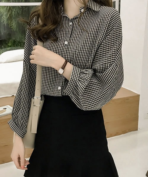 Pittok(ピットク)の「ギンガムチェックドロップショルダー八分袖チェック柄シャツ(シャツ/ブラウス・レディース・ブラック/レッド・MEDIUM)」の1枚目の写真