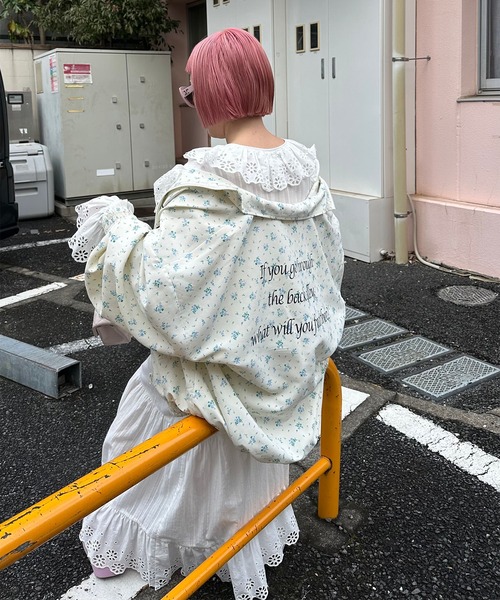 Alley Tokyo(アリートーキョー)の「Alley Tokyo花柄ブルゾン(ブルゾン・レディース・オフホワイト・FREE)」の6枚目の写真