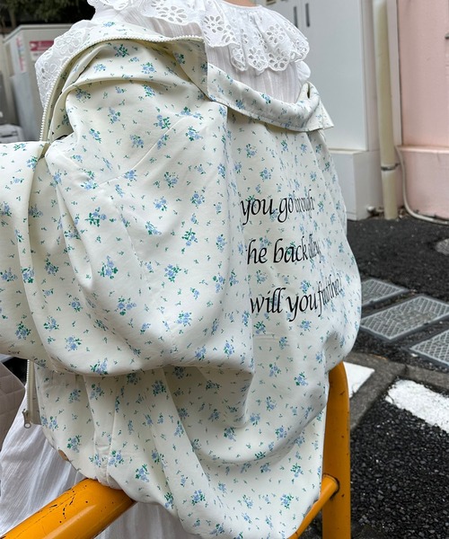 Alley Tokyo(アリートーキョー)の「Alley Tokyo花柄ブルゾン(ブルゾン・レディース・オフホワイト・FREE)」の3枚目の写真