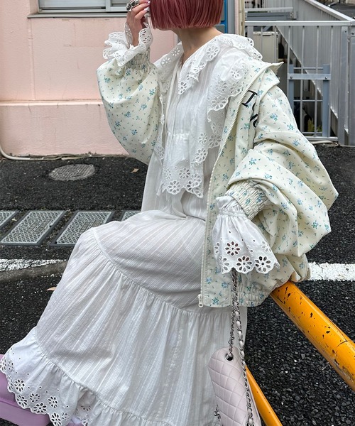 Alley Tokyo(アリートーキョー)の「Alley Tokyo花柄ブルゾン(ブルゾン・レディース・オフホワイト・FREE)」の7枚目の写真