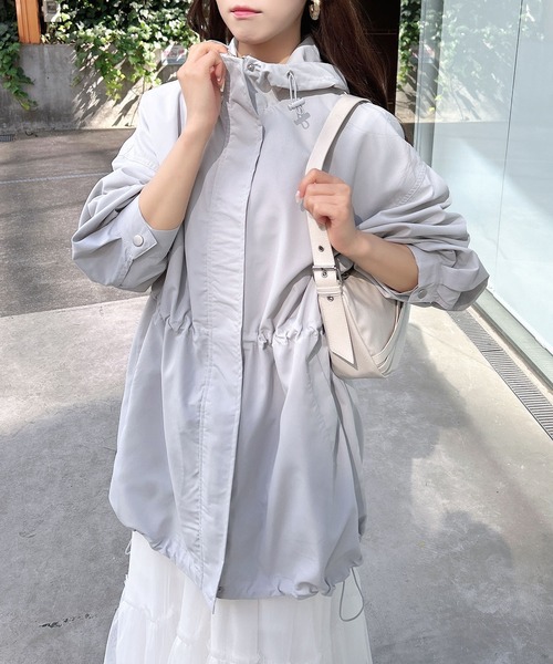 INGNI（イング）の「【WEB限定】ウエストドロストマウンテンパーカー（マウンテンパーカー・レディース・アイボリー/ブラック/ライトグレー・M）」の20枚目の写真