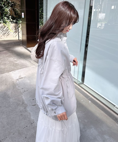 INGNI（イング）の「【WEB限定】ウエストドロストマウンテンパーカー（マウンテンパーカー・レディース・アイボリー/ブラック/ライトグレー・M）」の19枚目の写真