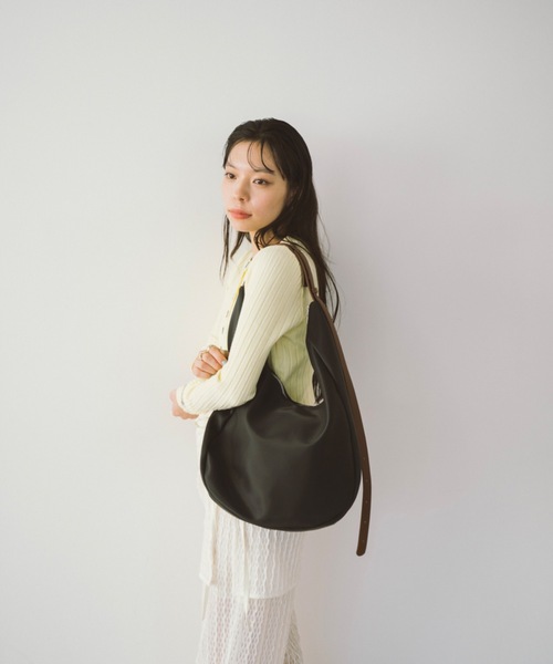 DRWCYS（ドロシーズ）の「バイカラーバッグ（ショルダーバッグ・レディース・グレー/ブラック・FREE）」の9枚目の写真