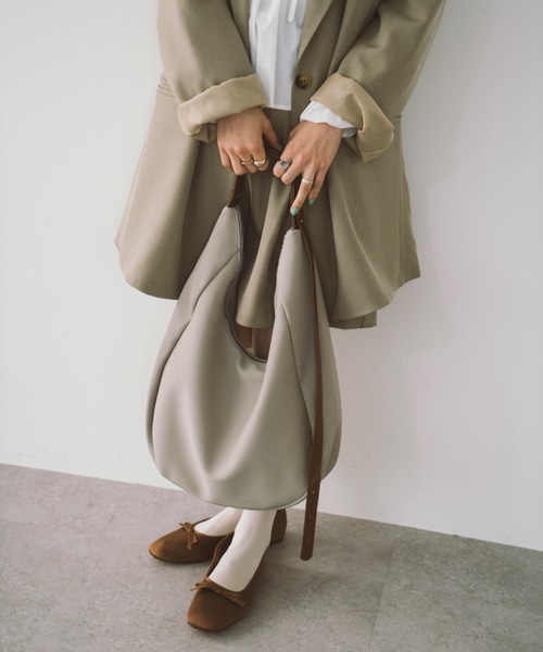 DRWCYS（ドロシーズ）の「バイカラーバッグ（ショルダーバッグ・レディース・グレー/ブラック・FREE）」の4枚目の写真