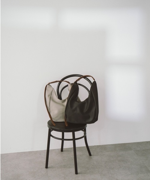 DRWCYS（ドロシーズ）の「バイカラーバッグ（ショルダーバッグ・レディース・グレー/ブラック・FREE）」の6枚目の写真